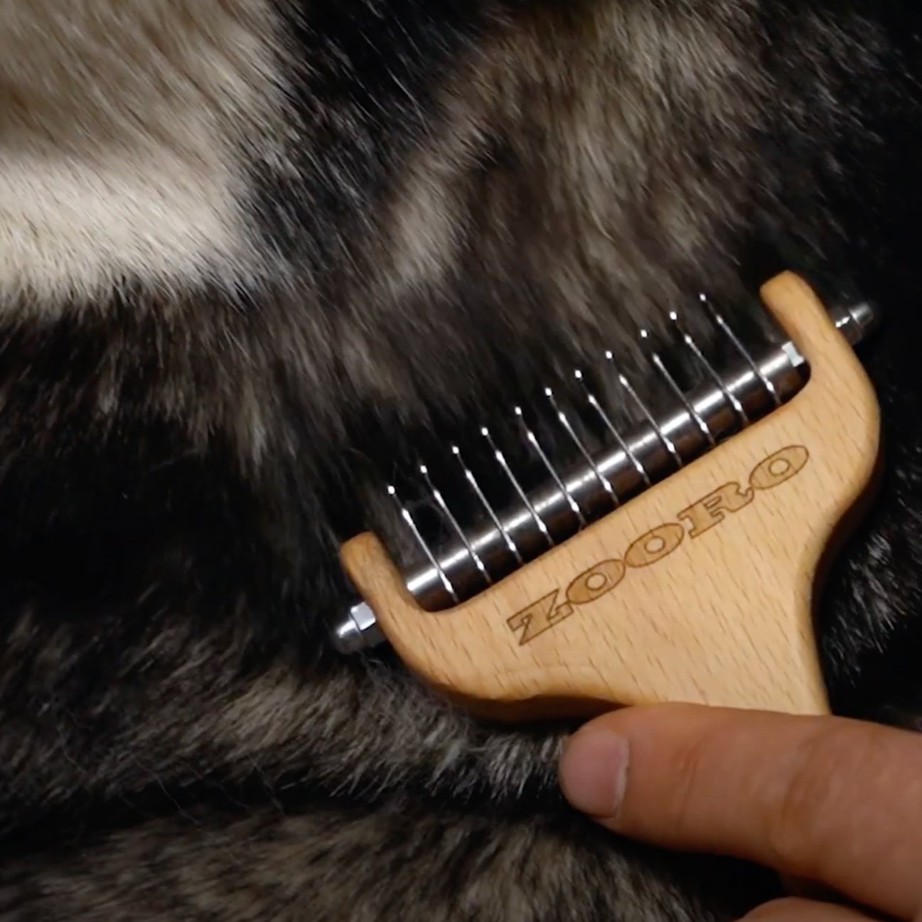 犬猫の抜け毛取り - ZOORO 長毛用 グルーミングコーム|ペット用品グルーミング用品|犬猫の抜け毛取り - ZOORO 長毛用 グルーミングコーム ロングタイプ | プロ仕様のペット用ブラシ|ペット用品グルーミング用品